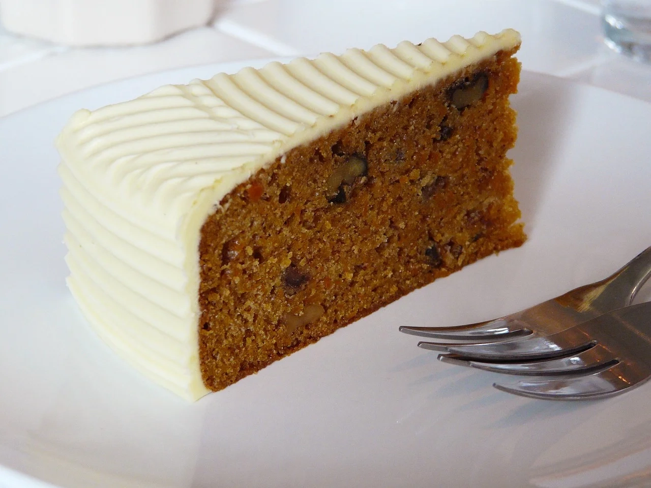 Delicious Carrot Cake with Cream Cheese Frosting: A Perfect Recipe